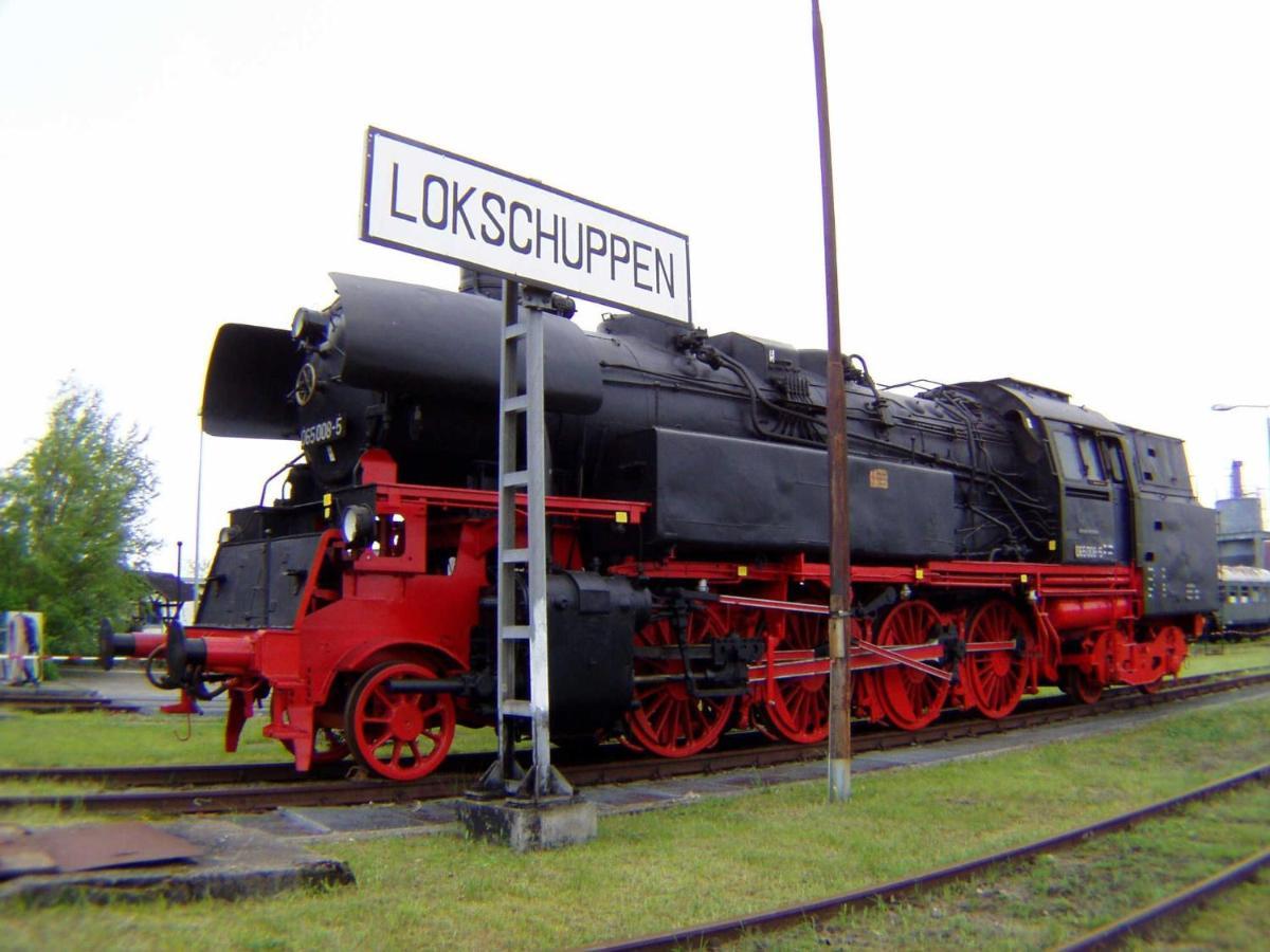 Campsite Zz_lokschuppen Pasewalk-erlebnisuebernachtung Im Schlafwagen *